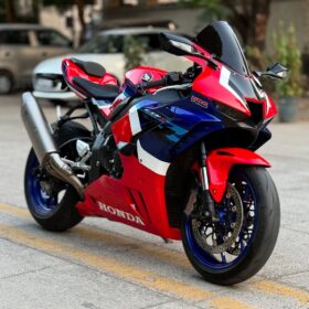 Honda CBR-1000RRR fireblade